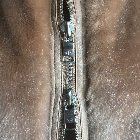 Armani Exchange Faux Fur Vest Sz Medium - Picture 4 of 16